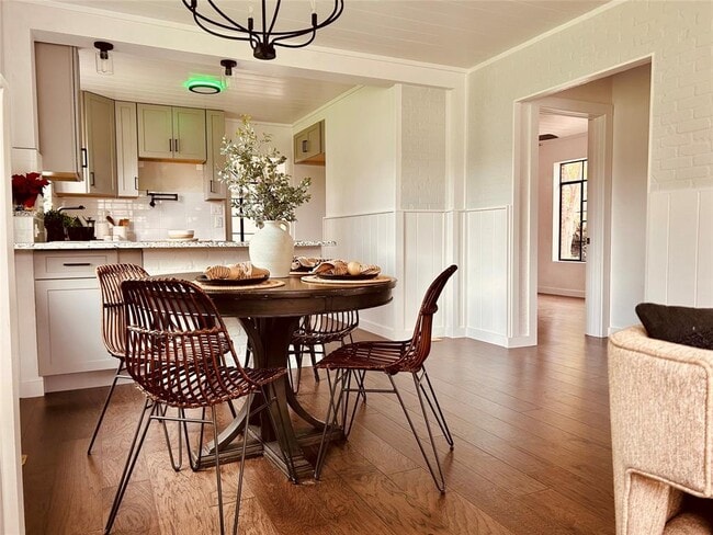 Building Photo - 5611 Joe Sayers Ave