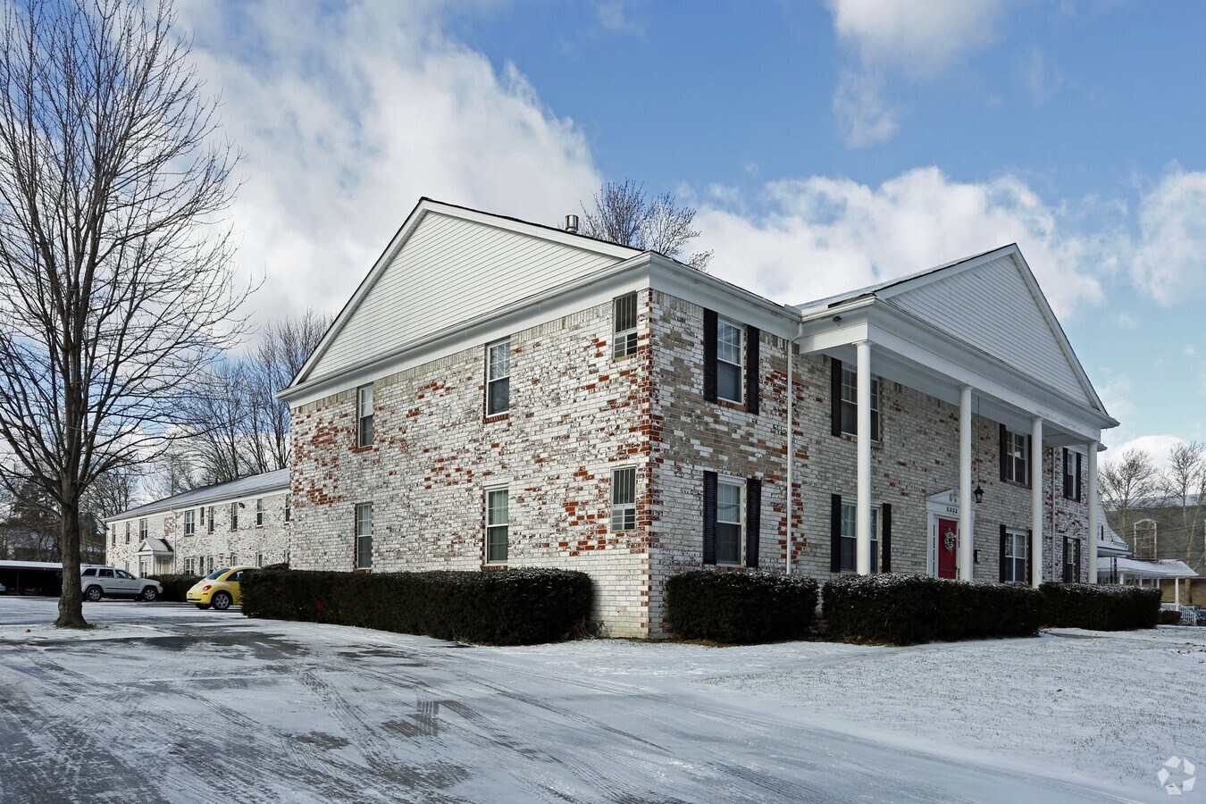 Whitehall Apartments - Whitehall Apartments