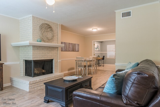 Photo - 10217 Los Altos Dr