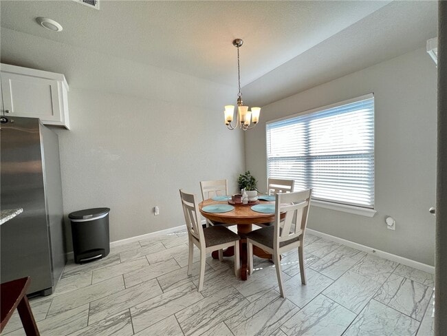 Photo - 4315 W Topeka Ave