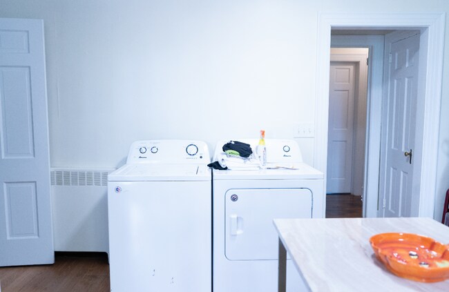 Photo - 1011 E 10th St