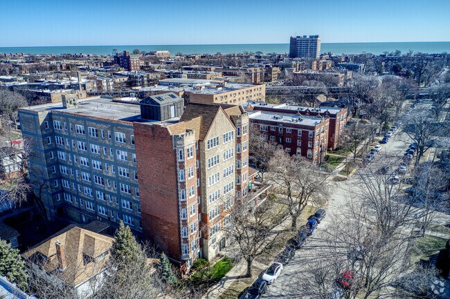 Building Photo - 1608 W Sherwin Ave Unit 105 Rental