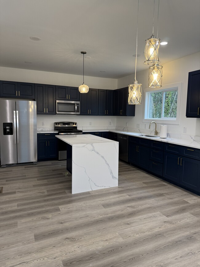 Photo - 631 Morreene Rd Unidad 2 Story