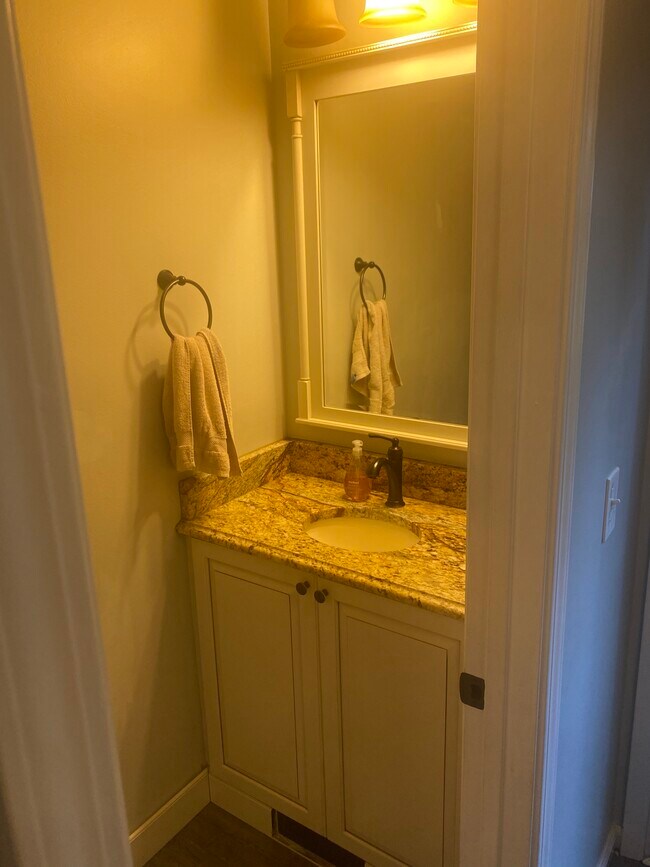 17505 Drake Rd Condo Unit 17505 Condo for Rent in Strongsville, OH