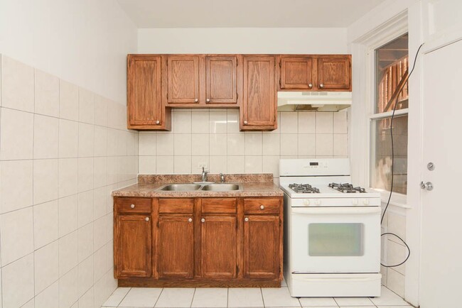 Photo - 2921 W George St Unit 2