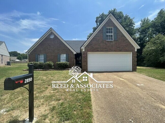 Building Photo - Charming Home Located in Quiet Cove!