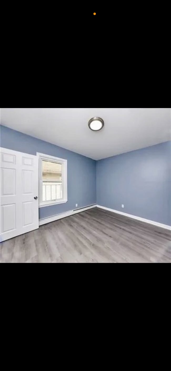 Building Photo - 415 Weeden St Unit 2