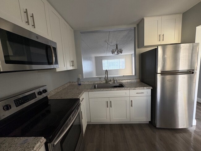 Building Photo - 4500 N Flagler Dr Unit A7