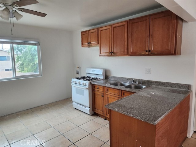 Photo - 2240 W Wardlow Rd Apartment Unit D
