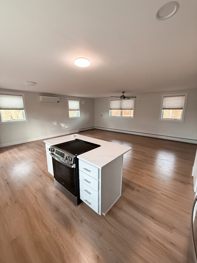 Photo - 959 W River Rd Unit 2