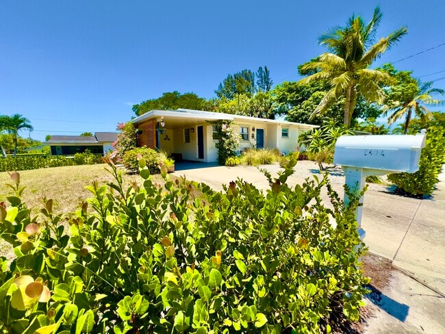 Photo - 2401 Avenue Q
