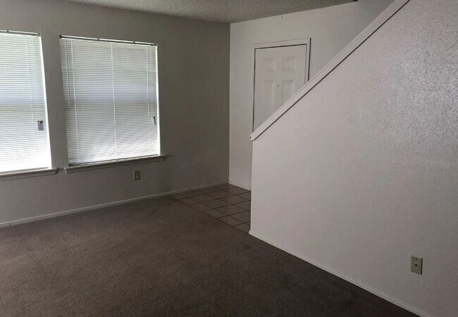 Photo - 3205 Eagle Hill Ct Unit B