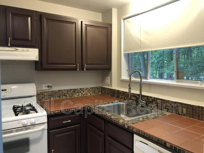 Photo - 10416 Montrose Ave Unit Apt 3