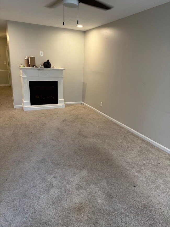 Photo - 911 Nottingham Dr