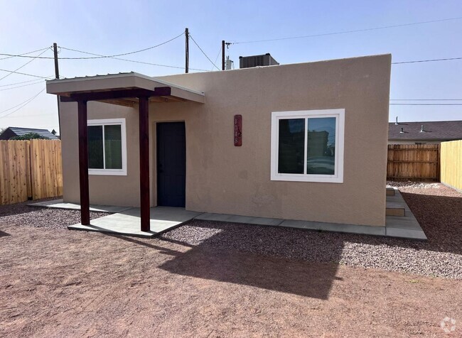 Building Photo - 1048 McFie Ave Rental