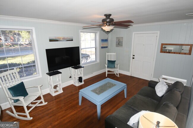 Photo - 504 Bailey St
