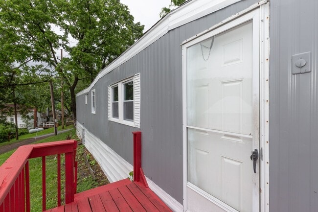 Photo - 2 Bed/1 Bath Trailer in Berkeley Springs House