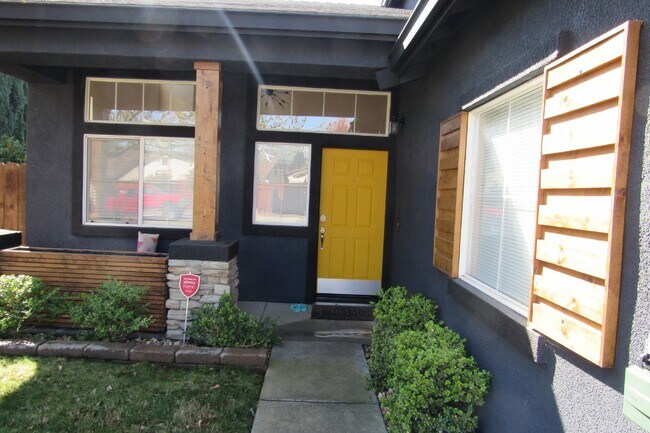 Photo - Stunning 4 Bed, 3 Full Bath Home in Perfec...