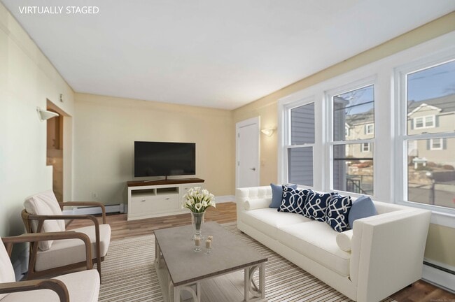 Photo - 18 Richmond Pl