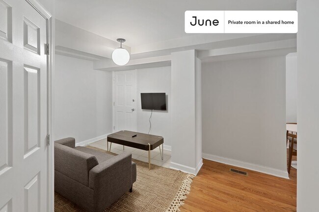 Room in Shared 2 bed/1 bath home in Brookland