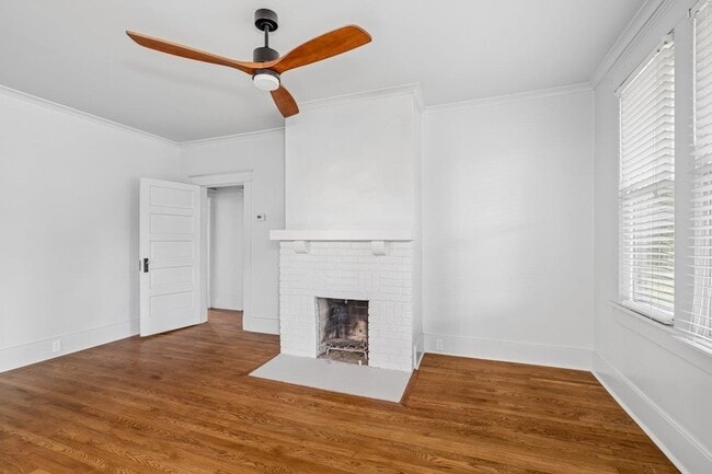Photo - 2095 Washington Ave