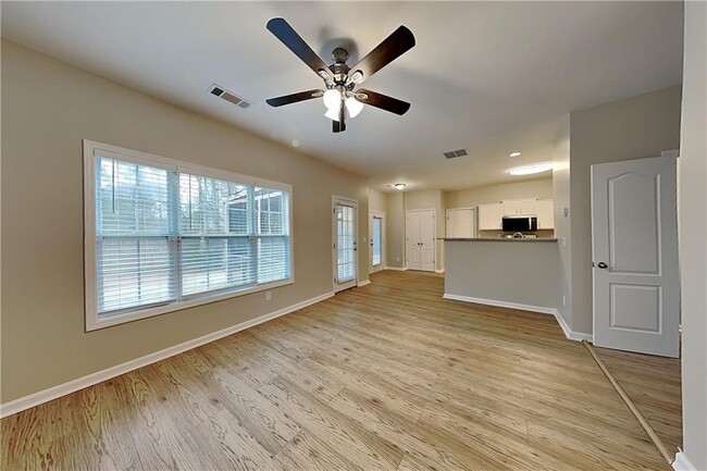 Photo - 383 Kyles Cir