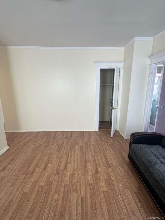 Photo - 88-11 185th St