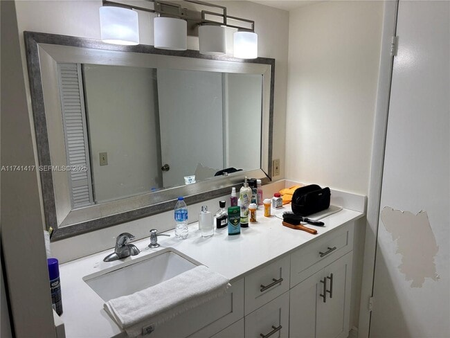 Photo - 10806 N Kendall Dr