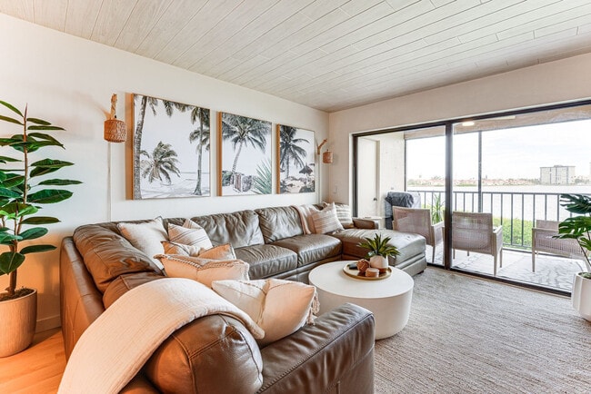 Building Photo - 6218 Palma Del Mar Blvd S Unit SI FL2-ID1546234P