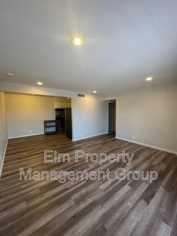 615 S Royal Crest Cir Unit 24
