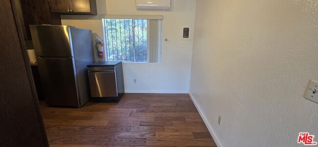 Photo - 2458 Normandie Ave Unit 3