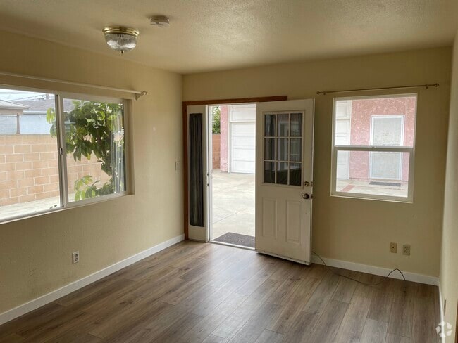 Building Photo - 4849 W 133rd St Unit C Rental