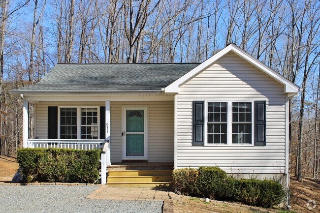 Building Photo - Country Cottage on 3 acres Rental