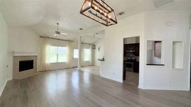 Photo - 1112 Walnut Bend