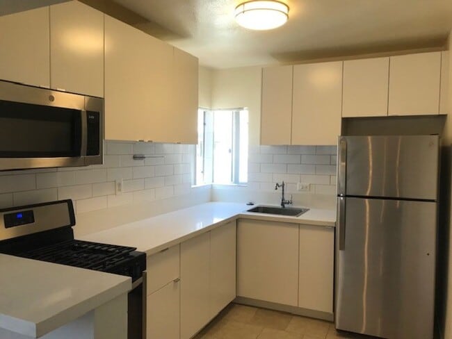 Building Photo - Live Steps from the Sand at Ensenada Court!  South Mission Beach | 1 Bed · 1 Bath Unit 725 1/2