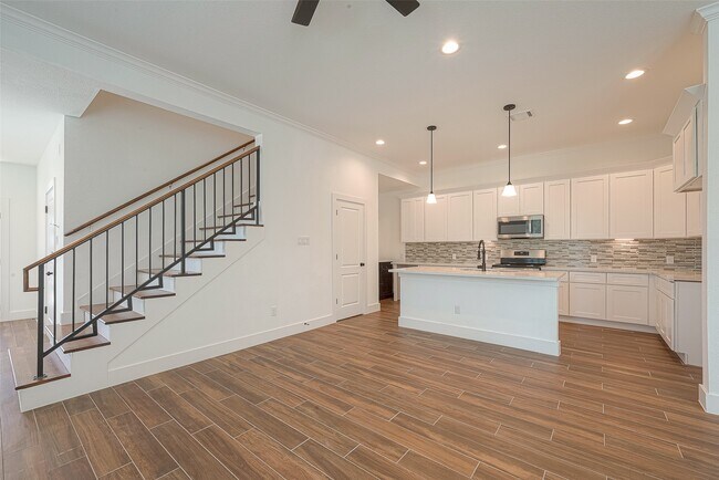 Photo - 13419 Scott St