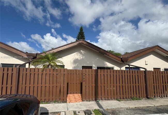 Photo - 1752 NW 72nd Ave