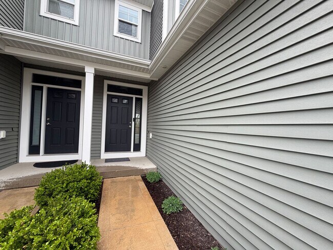 Photo - 2351 Watertown Wy Unidad 2351 Watertown Way NE #6