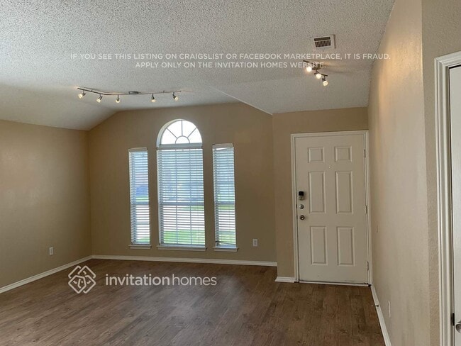 Photo - 614 St Eric Dr