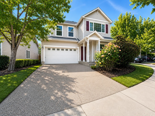 Building Photo - Spacious 4 Bed, 2.5 Bath House