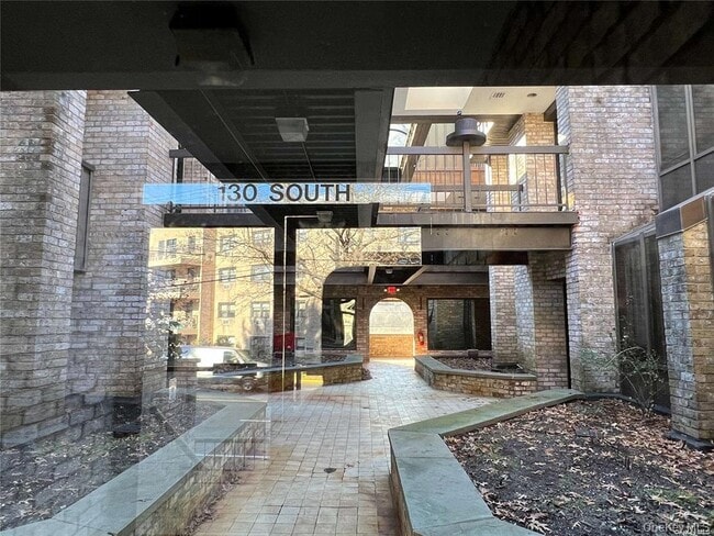 Photo - 130 S Middle Neck Rd Unit 2