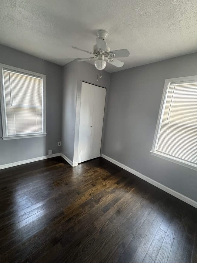 Photo - 3631 Swanson St