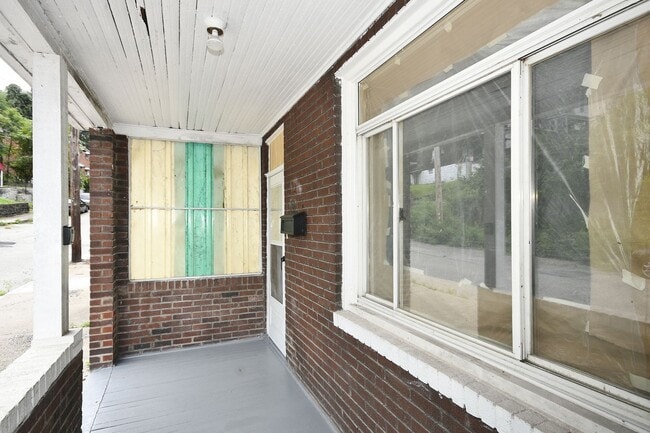 303 N Holland Ave