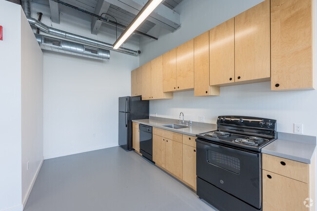 1BR, 1BA - 704SF - Kitchen