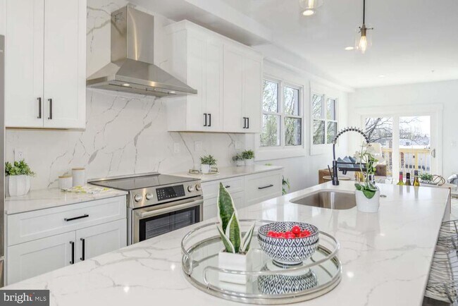 Photo - 424 Taylor St NW