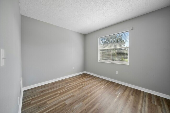 714 E Floribraska Ave Unit D