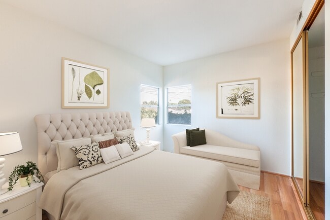 Photo - 2452 S Centinela Ave