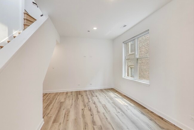 Photo - 5126 S Kenwood Ave Unidad 301