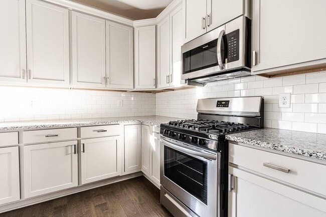 Photo - 1015 Dunkirk Cir