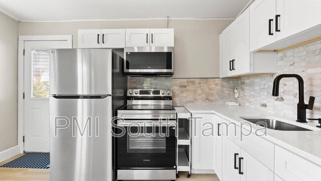 1541 W La Salle St